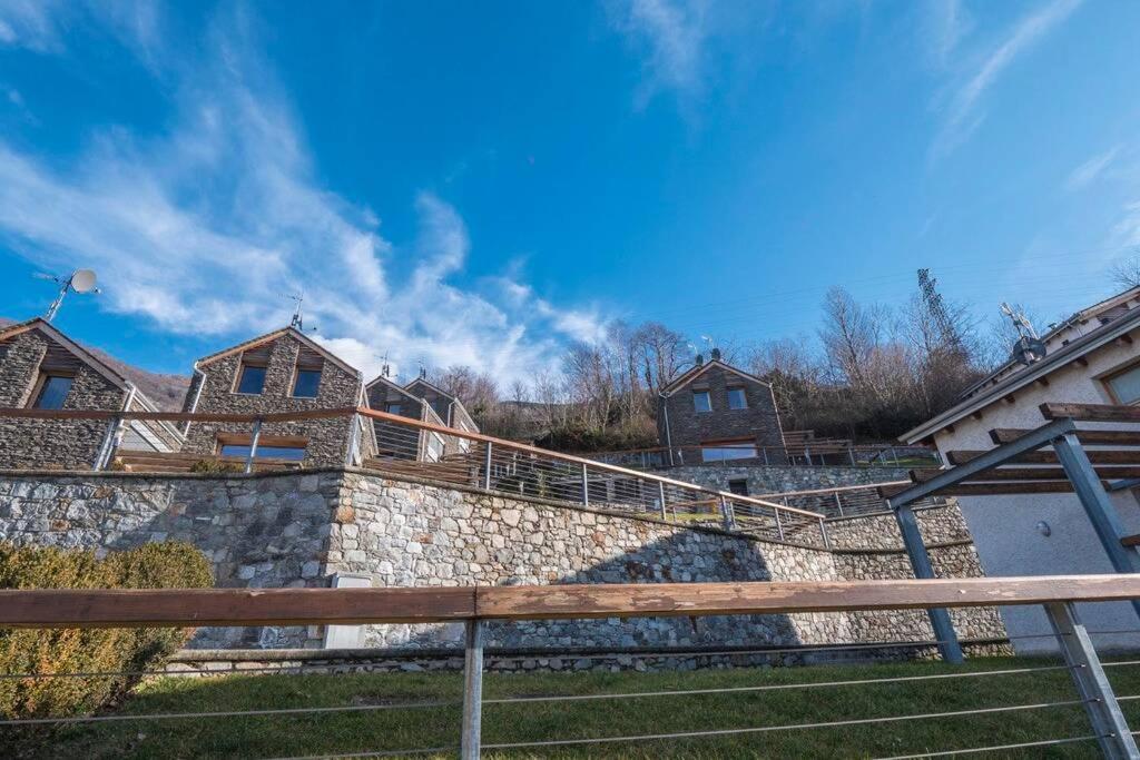 Magic Lake View With Beautiful Pool Area Bellano Bagian luar foto