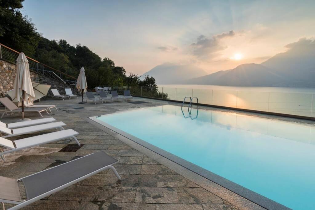 Magic Lake View With Beautiful Pool Area Bellano Bagian luar foto